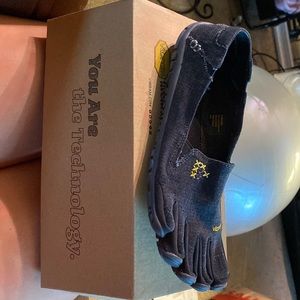 Vibram five fingers toe shoes